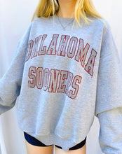 Load image into Gallery viewer, (M) Oklahoma Sooners Sweatshirt