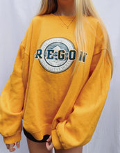 Load image into Gallery viewer, (M) Oregon Sweatshirt