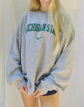 Load image into Gallery viewer, (L) Michigan State Nike Sweatshirt