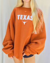 Load image into Gallery viewer, (XXL) Texas Nike Sweatshirt