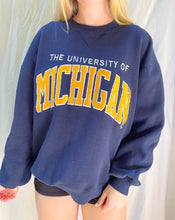 Load image into Gallery viewer, (M/L) Michigan Sweatshirt