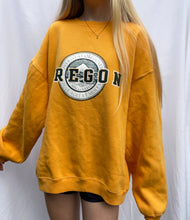 Load image into Gallery viewer, (M) Oregon Sweatshirt