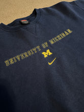 Load image into Gallery viewer, (M) Nike University of Michigan Sweatshirt
