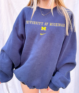 (M) Nike University of Michigan Sweatshirt