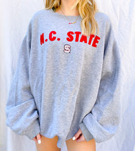 Load image into Gallery viewer, (XL) NC State Nike Sweatshirt
