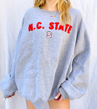 Load image into Gallery viewer, (XL) NC State Nike Sweatshirt
