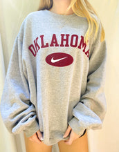 Load image into Gallery viewer, (XL) Oklahoma Nike Sweatshirt
