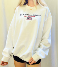 Load image into Gallery viewer, (M) San Francisco Sweatshirt
