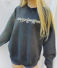 Load image into Gallery viewer, (M) Harley Davidson Sweatshirt
