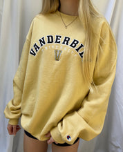 Load image into Gallery viewer, (L) Vanderbilt Champion Sweatshirt
