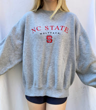 Load image into Gallery viewer, (S/M) NC State Sweatshirt
