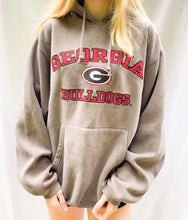 Load image into Gallery viewer, (M) Georgia Bulldogs Hoodie
