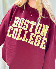 Load image into Gallery viewer, (L) Boston College Champion Sweatshirt
