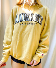 Load image into Gallery viewer, (M) Vanderbilt Champion Sweatshirt
