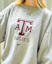 Load image into Gallery viewer, (L) Texas A&amp;M Nike Crewneck
