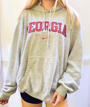 Load image into Gallery viewer, (M) Georgia Nike Hoodie
