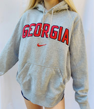 Load image into Gallery viewer, (M) Georgia Nike Hoodie
