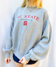 Load image into Gallery viewer, (S/M) NC State Sweatshirt
