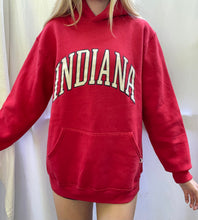 Load image into Gallery viewer, (M) Indiana Vintage Russell Hoodie
