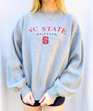 Load image into Gallery viewer, (S/M) NC State Sweatshirt
