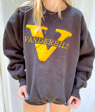 Load image into Gallery viewer, (M) Vanderbilt Sweatshirt
