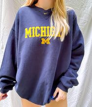 Load image into Gallery viewer, (XL) Michigan Nike Sweatshirt
