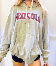 Load image into Gallery viewer, (M) Georgia Nike Hoodie
