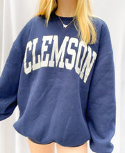 Load image into Gallery viewer, (XL) Clemson Sweatshirt
