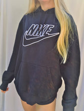 Load image into Gallery viewer, (M/L) Vintage Nike Hoodie
