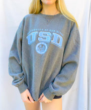 Load image into Gallery viewer, (M) USD Sweatshirt
