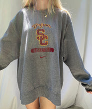 Load image into Gallery viewer, (L/XL) USC Nike Sweatshirt
