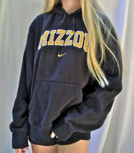 Load image into Gallery viewer, (S) Nike Mizzou Hoodie
