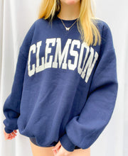 Load image into Gallery viewer, (XL) Clemson Sweatshirt
