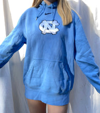 Load image into Gallery viewer, (M) UNC Nike Hoodie
