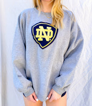 Load image into Gallery viewer, (M) Notre Dame Sweatshirt
