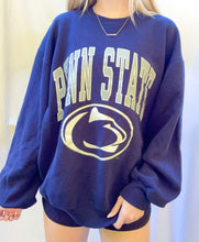 Load image into Gallery viewer, (M) Penn State Sweatshirt
