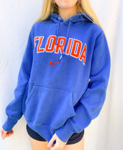 Load image into Gallery viewer, (M) Florida Nike Hoodie
