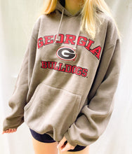 Load image into Gallery viewer, (M) Georgia Bulldogs Hoodie
