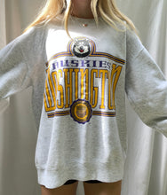 Load image into Gallery viewer, (M) University of Washington Sweatshirt
