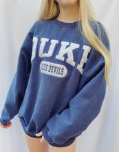 Load image into Gallery viewer, (M) Duke Sweatshirt
