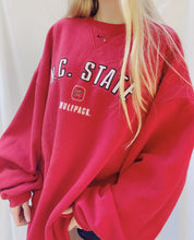 Load image into Gallery viewer, (XL) NC State Nike Sweatshirt
