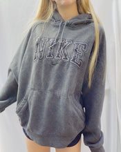 Load image into Gallery viewer, (M) Vintage Nike Spellout Hoodie
