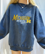 Load image into Gallery viewer, (M) 1997 Michigan Sweatshirt
