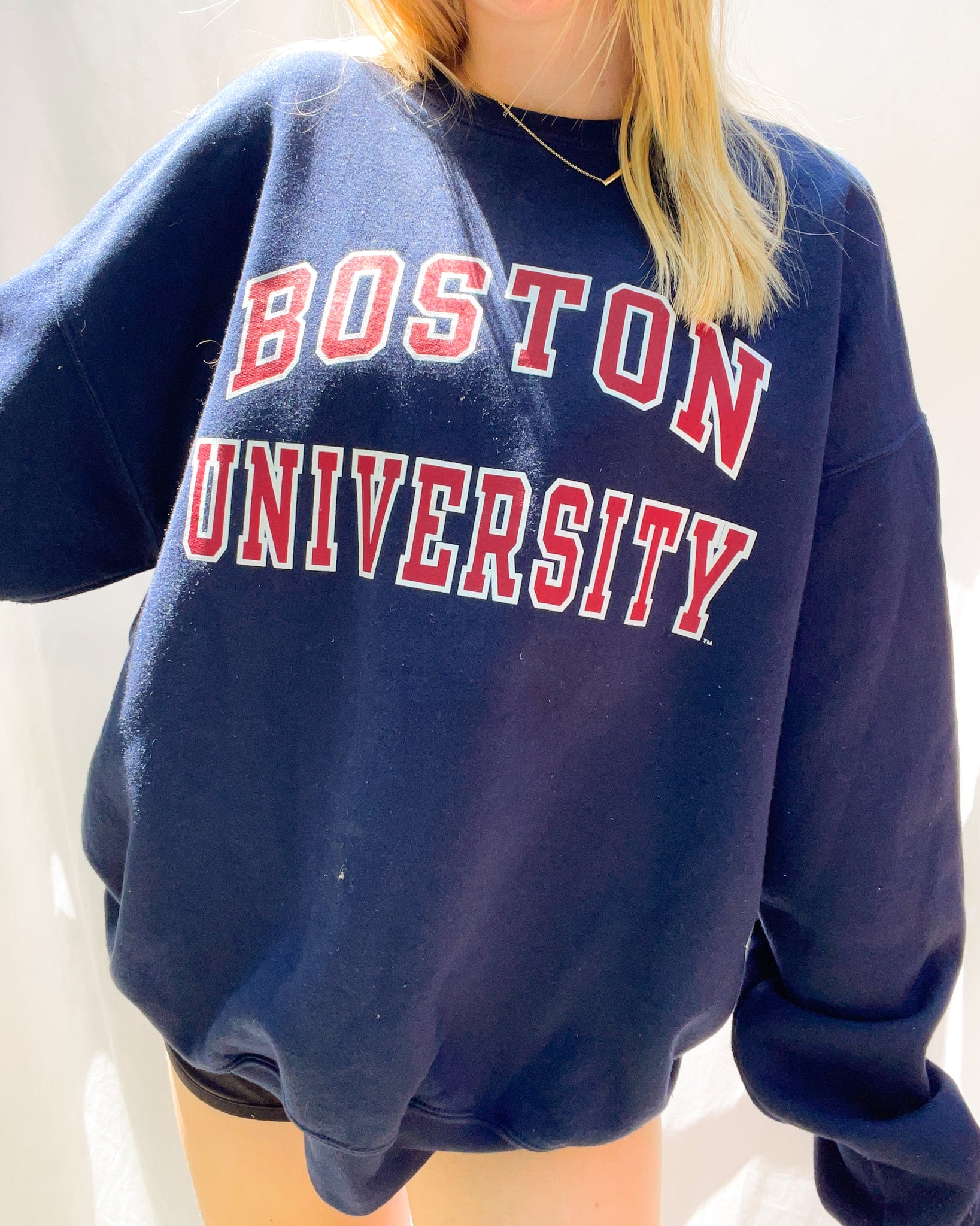 L) Boston University Hoodie – Happyy.thrifts