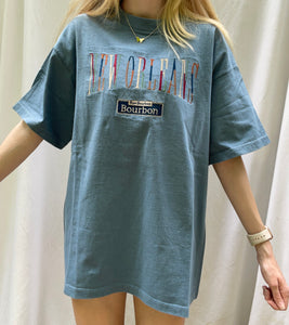 (M/L) New Orleans Embroidered Tee