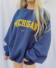 Load image into Gallery viewer, (XL) Michigan Nike Sweatshirt
