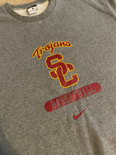 Load image into Gallery viewer, (L/XL) USC Nike Sweatshirt
