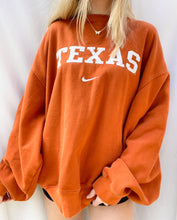 Load image into Gallery viewer, (XL) Texas Nike Sweatshirt
