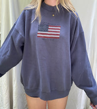 Load image into Gallery viewer, (M) Vintage Kennebunkport Sweatshirt
