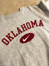 Load image into Gallery viewer, (XL) Oklahoma Nike Sweatshirt
